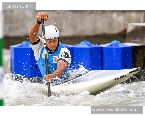 皮划艇激流回旋赛道挑战勇者之路晋级之旅的激情与荣耀