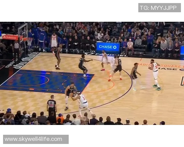 尼克斯客场惜败篮网遗憾收场：一场扣人心弦的对决